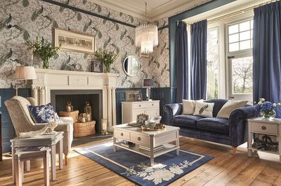 Laura Ashley | 繊研新聞