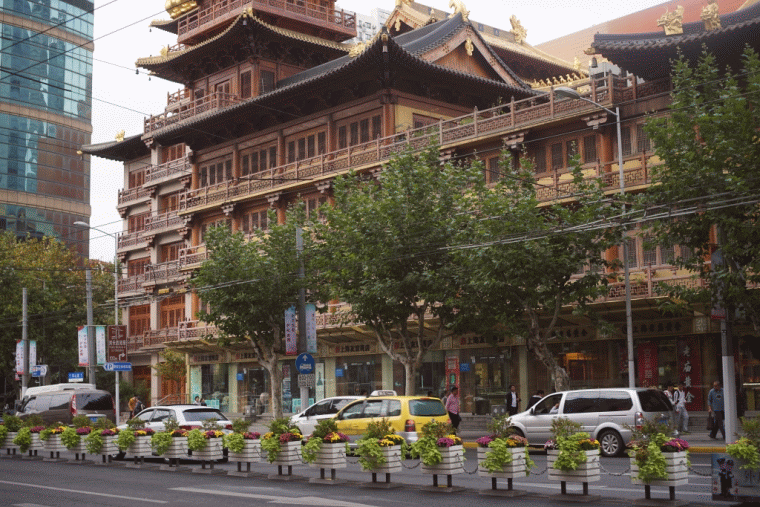 《めてみみ》政治都市と商業都市 繊研新聞