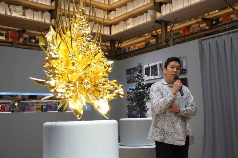 現代美術家の名和晃平氏 銀座蔦屋書店で作品を展示 | 繊研新聞