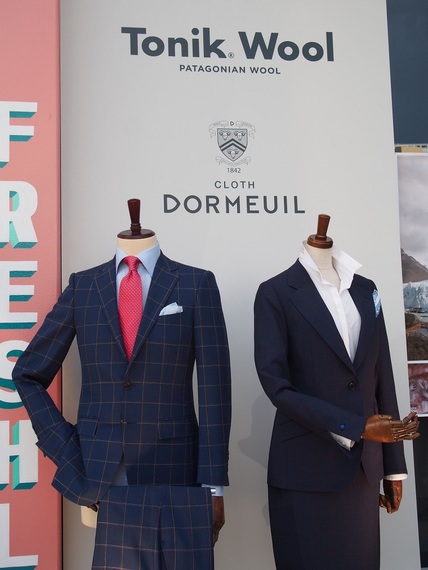【早い者勝ち】ドーメル　トニック　春夏　スーツ まるでCG !?】DORMEUIL (ドーメル) のオリジナルトニックを使用