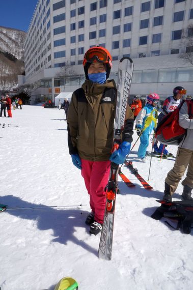 スキー場は無地ウェアで溢れていた 杉江潤平 繊研新聞