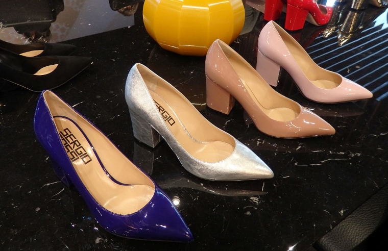 セルジオ・ロッシ 今月から新ライン「セルジオ」発売 | 繊研新聞