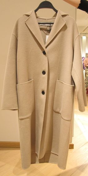 ザラ19年秋冬 トップはデコラティブな商品目立つ | 繊研新聞