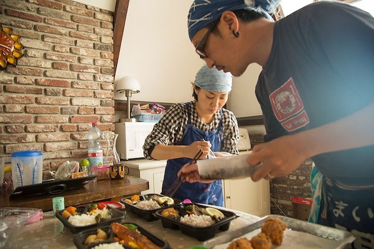[専用出品]お弁当屋さん 特集回】出来立て弁当に即半額シールを貼る24時間無人の弁当屋