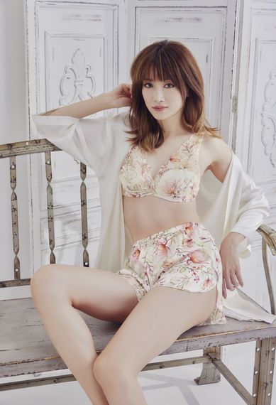 伊ランジェリー「インティミッシミ」が他ブランドと初協業 ヨンアさん