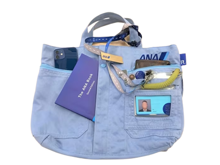 ANA作業着をバッグにアップサイクル ルートートと企画、完売続く