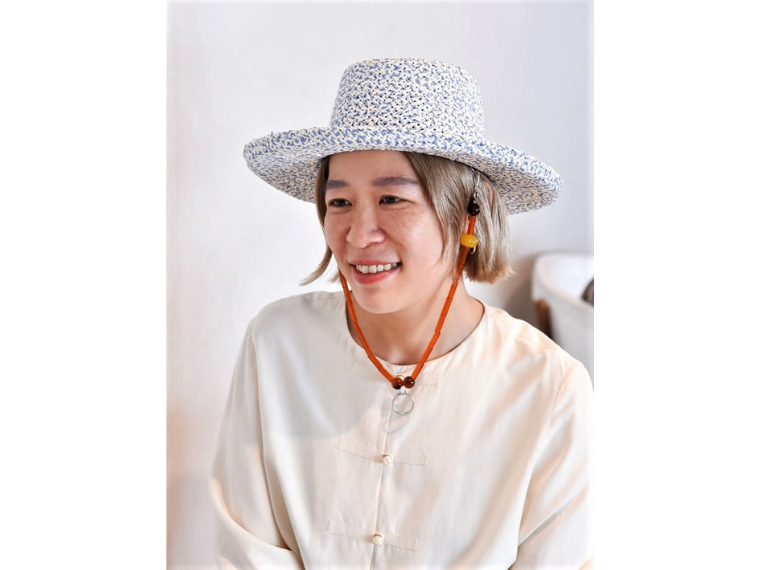 どう作るどう売る》帽子「メゾンドリリス」デザイナー葛西美歌