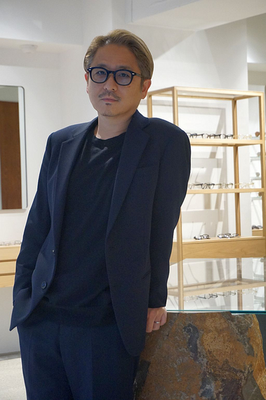 ユウイチトヤマ」が骨董通りに初の直営店 〝工芸品〟としての眼鏡