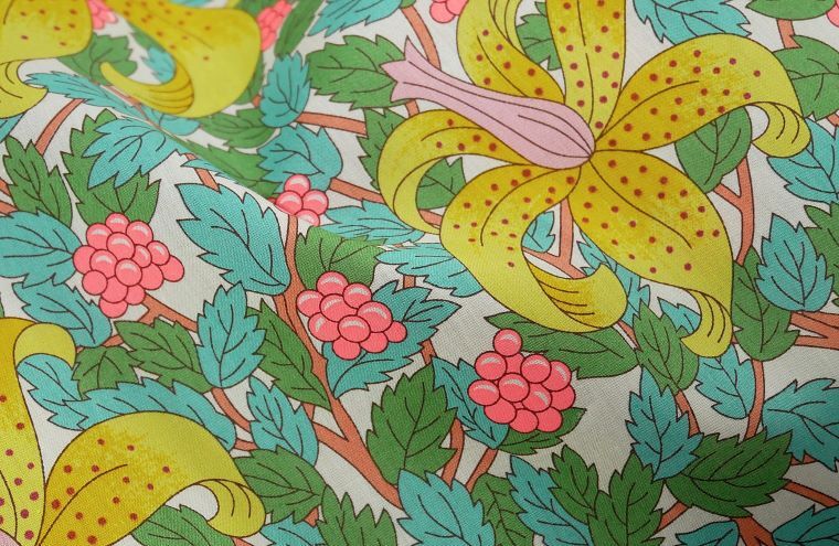 リバティが150年記念コレクション 建築モチーフからデジタルデザイン