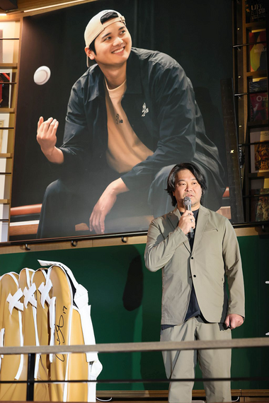 ニューバランス」 MLB開幕に合わせ、渋谷で大谷翔平コレクションの期間