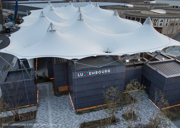 モンドデザイン 大阪・関西万博ルクセンブルク館の膜屋根をバッグや