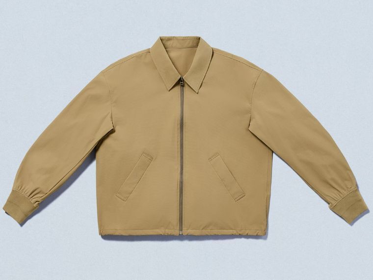 ファミマ「コンビニエンスウェア」 ジップアップジャケットに新色