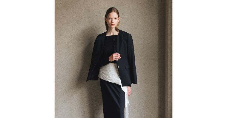 極美品 MARNO margot dress ブラック 丸林広奈 スタイリスト丸林広奈さんの「マーノ」 少ない型数で一着一着を磨く