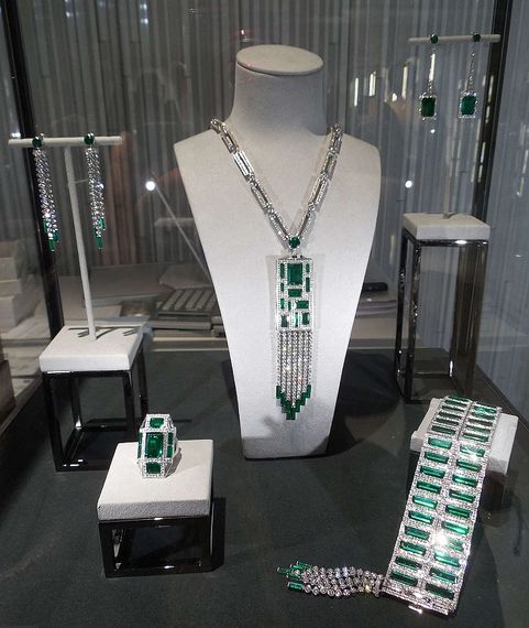 スワロフスキーJ 合成ダイヤのジュエリーを初披露 | 繊研新聞