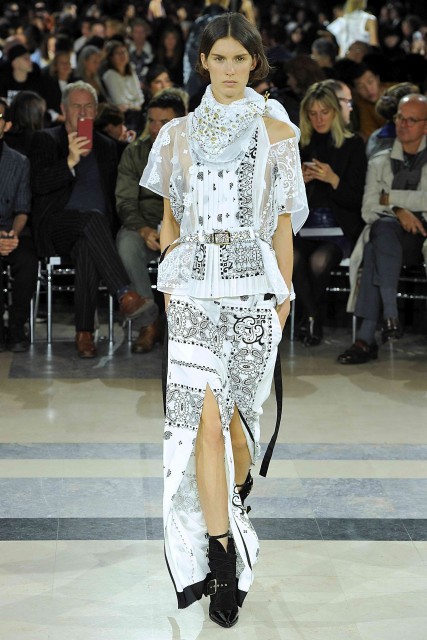 Sacai Paris RTW Spring Summer 2016 September-October 2015